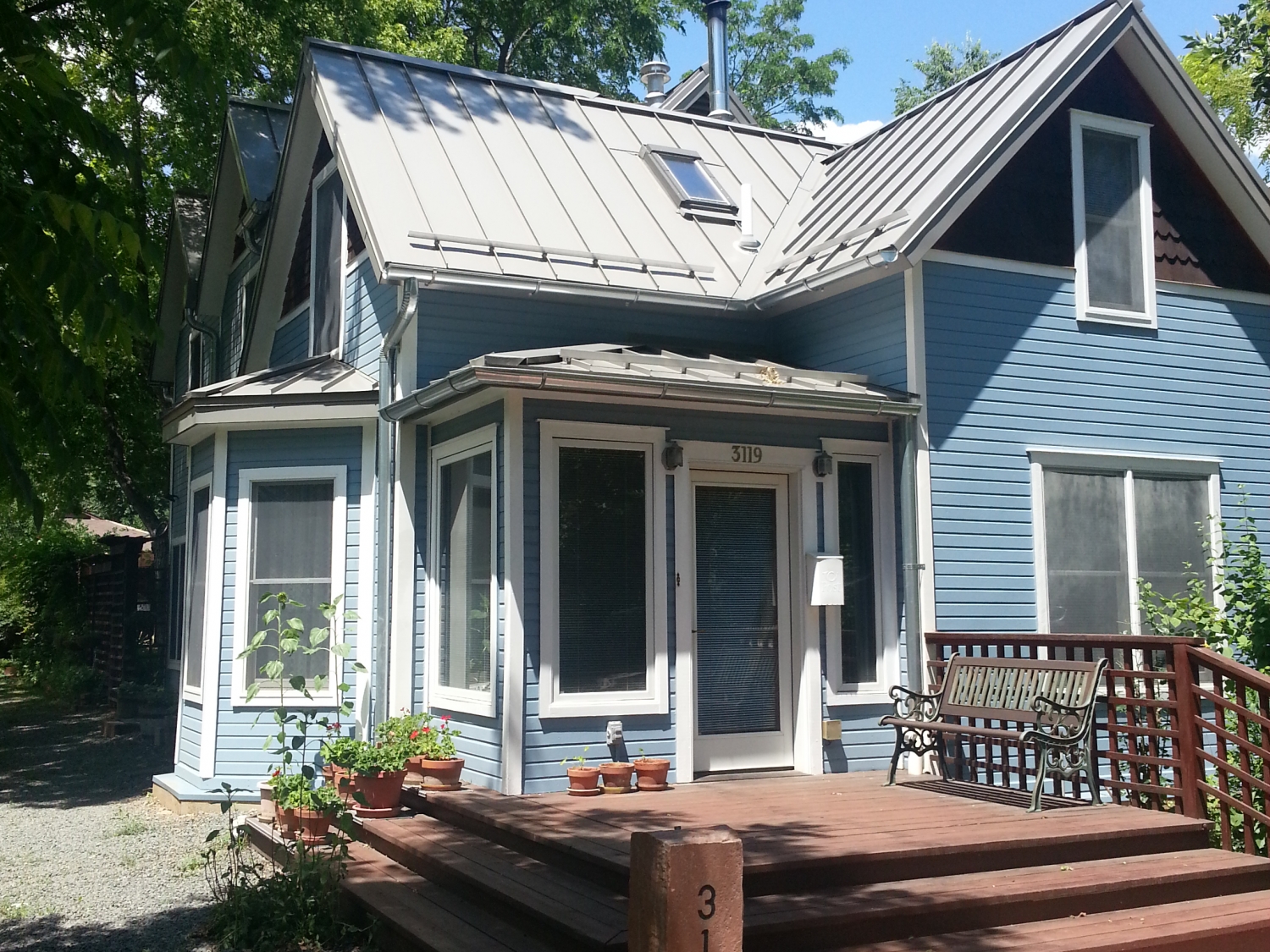 Standing seam metal roof